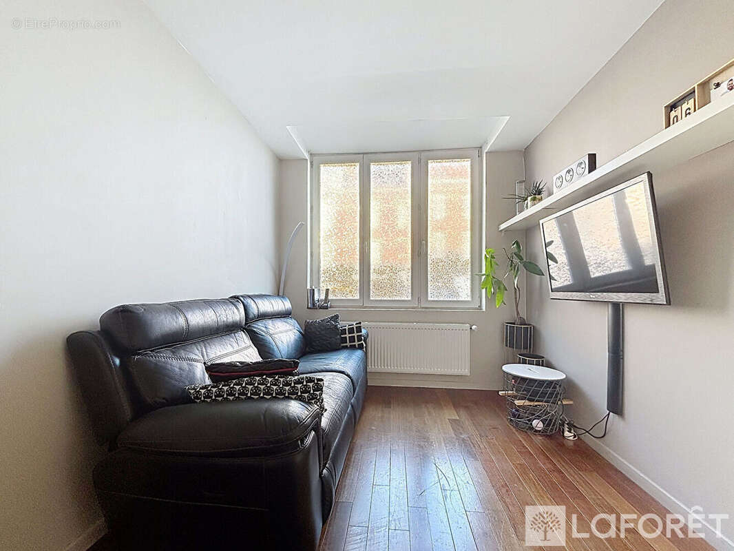 Maison à LA CHAPELLE-D'ARMENTIERES