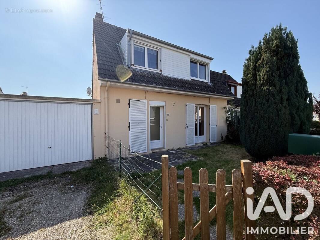 Photo 1 - Maison à LE VAUDREUIL