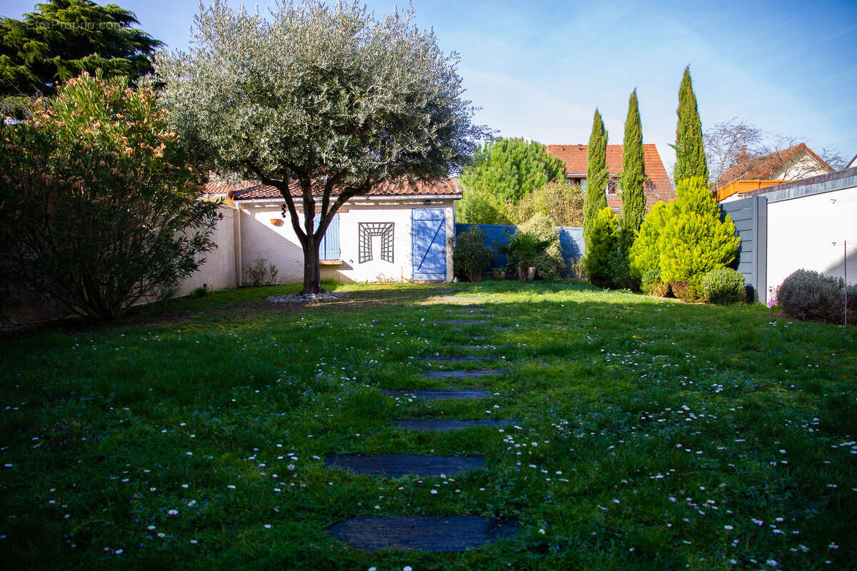 Maison à VILLENEUVE-LE-ROI