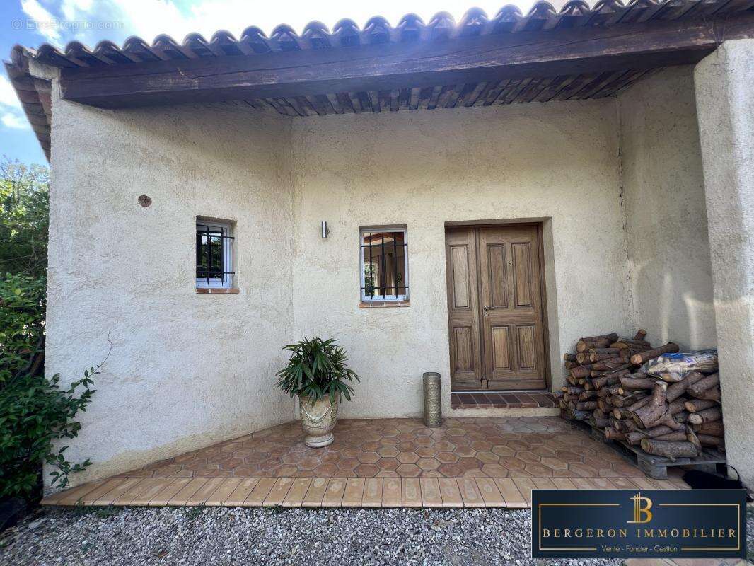 Maison à SAINT-CEZAIRE-SUR-SIAGNE