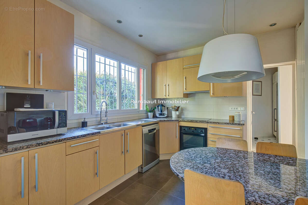 Maison à LA CELLE-SAINT-CLOUD