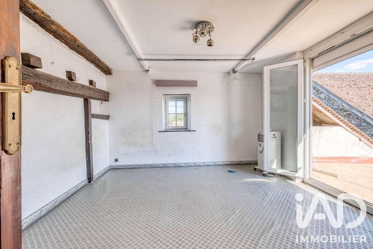 Maison 155 m² à Saint-Remy-La-Vanne  - photo 9