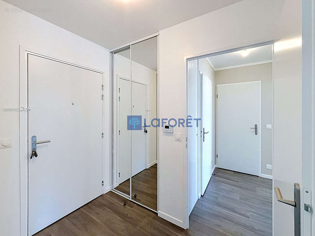 Appartement Saint Pierre Du Perray 3 pièce(s) 61 m2 - photo 10