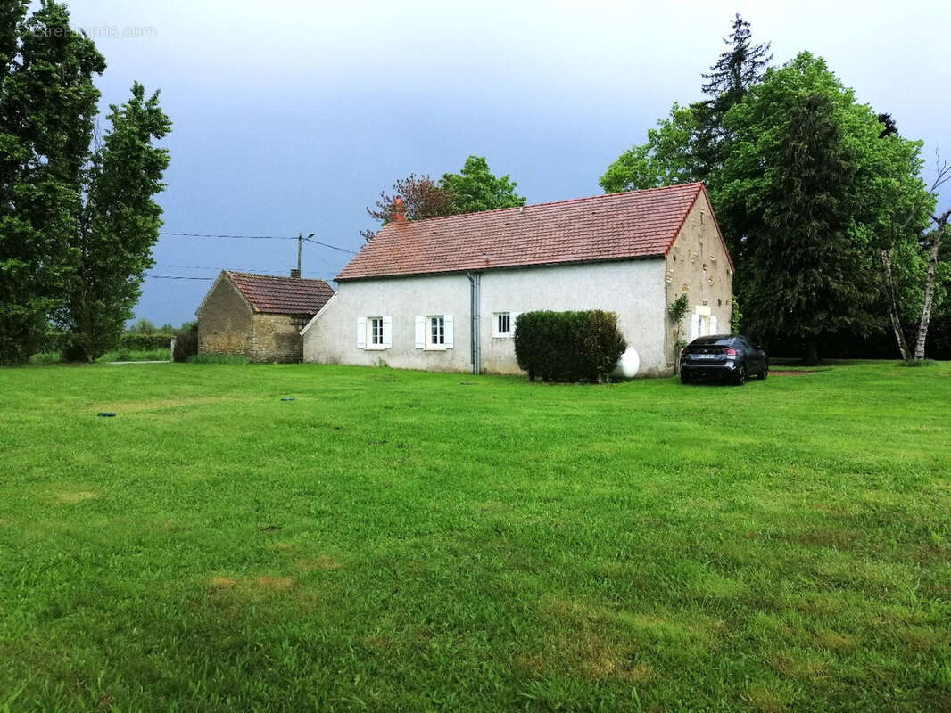 Maison à MAGNY-COURS