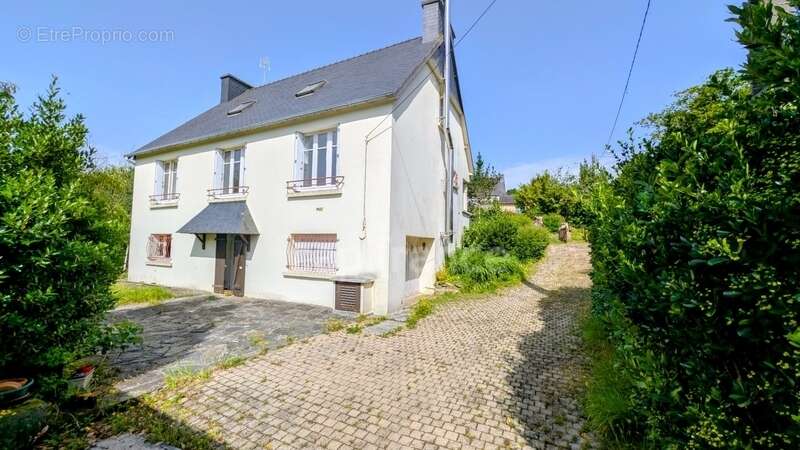 Maison à PONT-DE-BUIS-LES-QUIMERCH