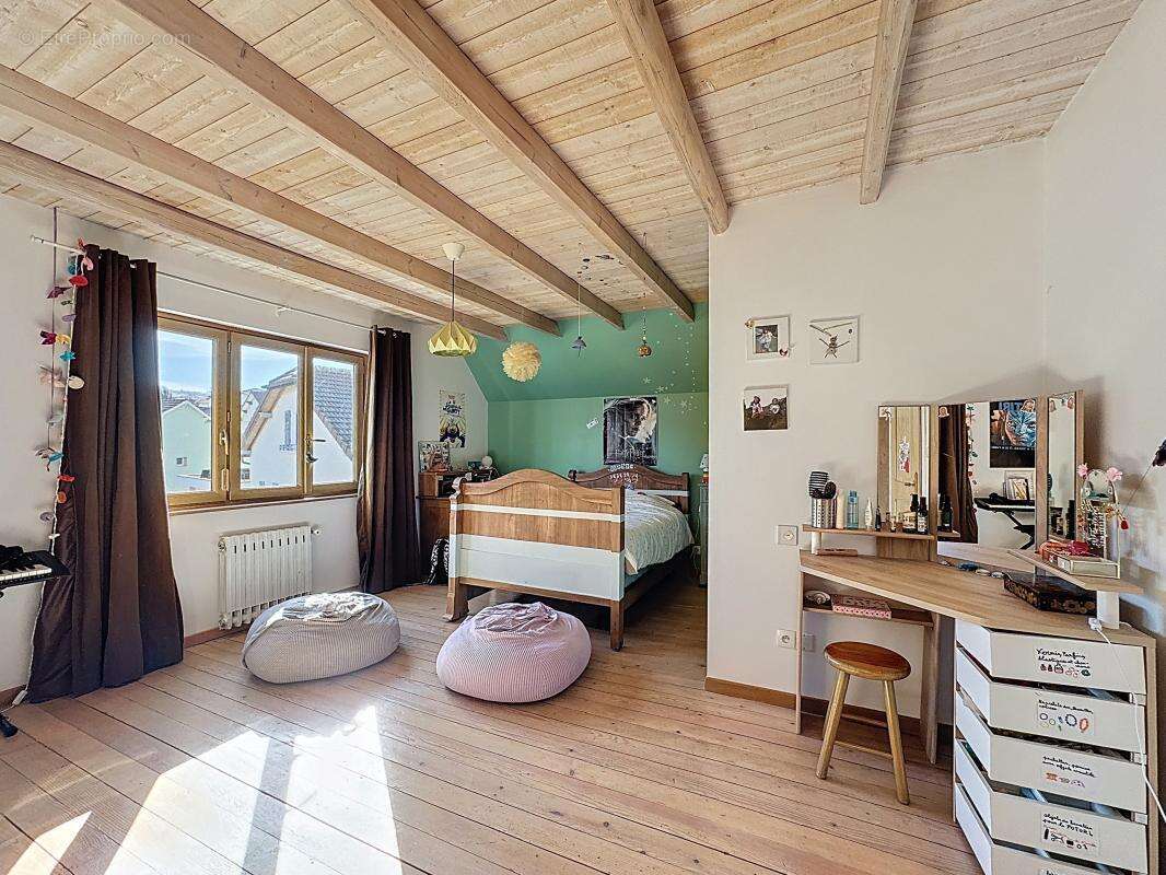 Maison à LA ROCHE-SUR-FORON