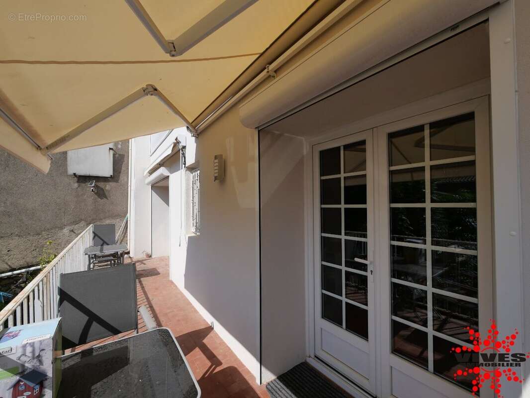 Maison de caractère de 170m2 avec belle cour et immense garage - photo 14
