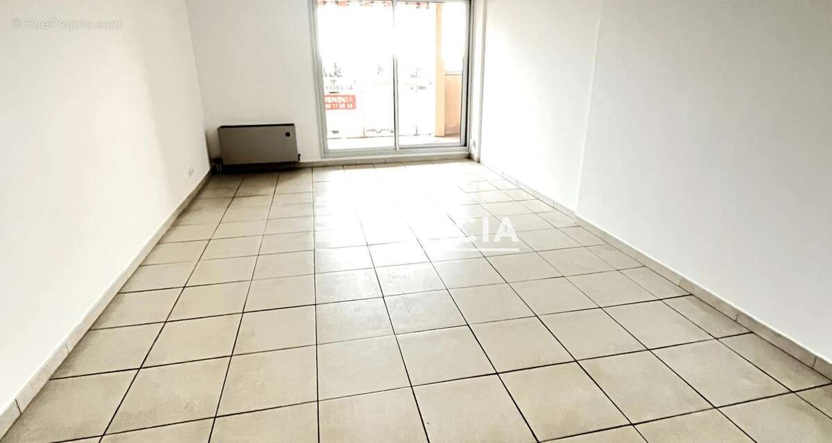 Appartement à LA LONDE-LES-MAURES