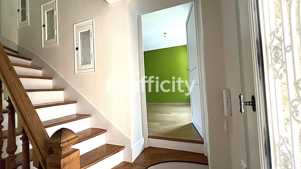 Maison à LE PERREUX-SUR-MARNE