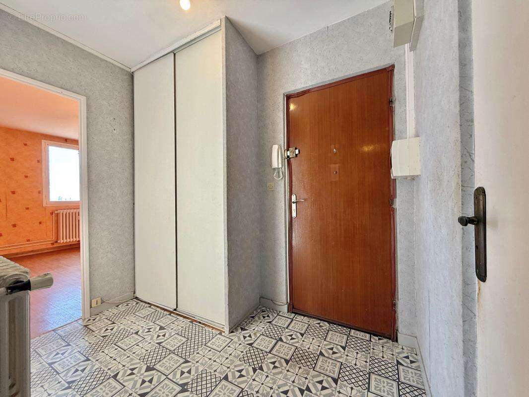 Appartement à CHENOVE