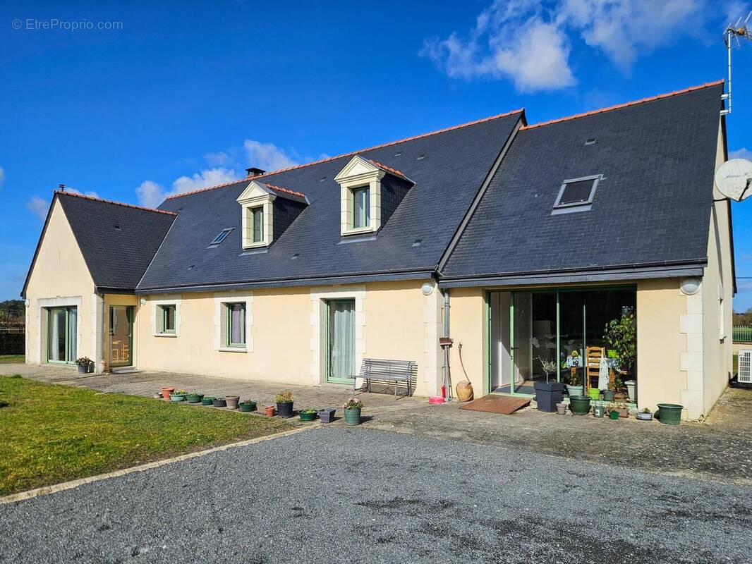 Photo 1 - Maison à LONGUE-JUMELLES