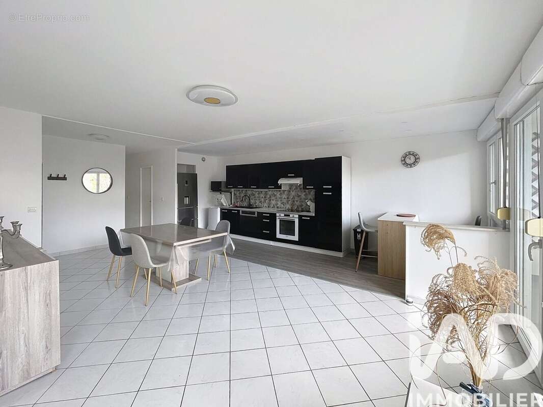 Photo 2 - Appartement à REIMS
