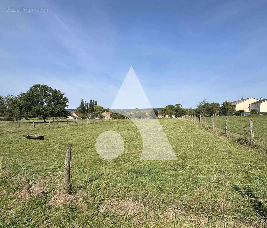 Maison à SOULAUCOURT-SUR-MOUZON