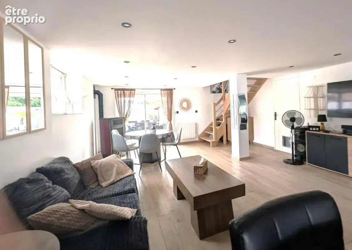 Maison 142 m² à Riorges  - photo 4