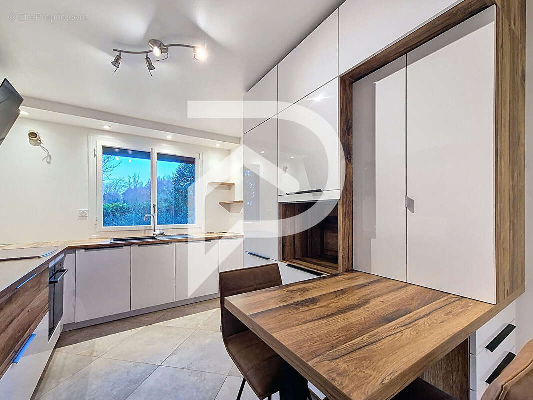 Maison à MONTBOUCHER-SUR-JABRON