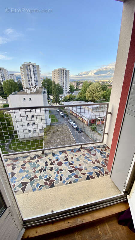 Appartement à SAINT-MARTIN-D'HERES