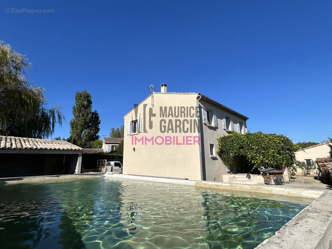 Maison à L'ISLE-SUR-LA-SORGUE