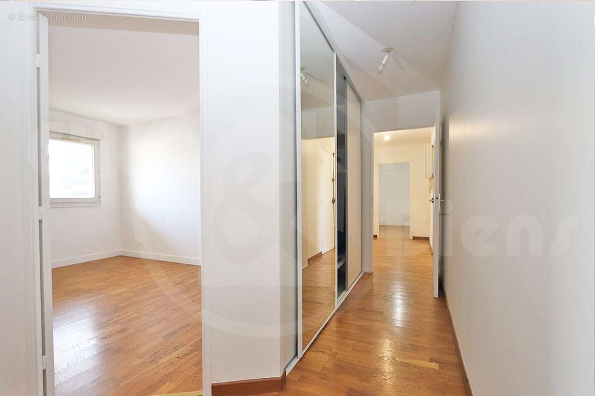 012025 - Appartement à CLAMART