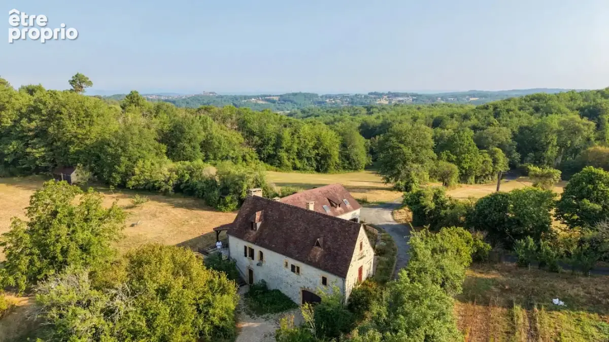 SECTEUR GOURDON - Spacieuse Propriété en pierre au calme sur 5ha - photo 4