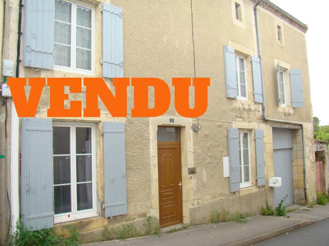 Maison à GENCAY