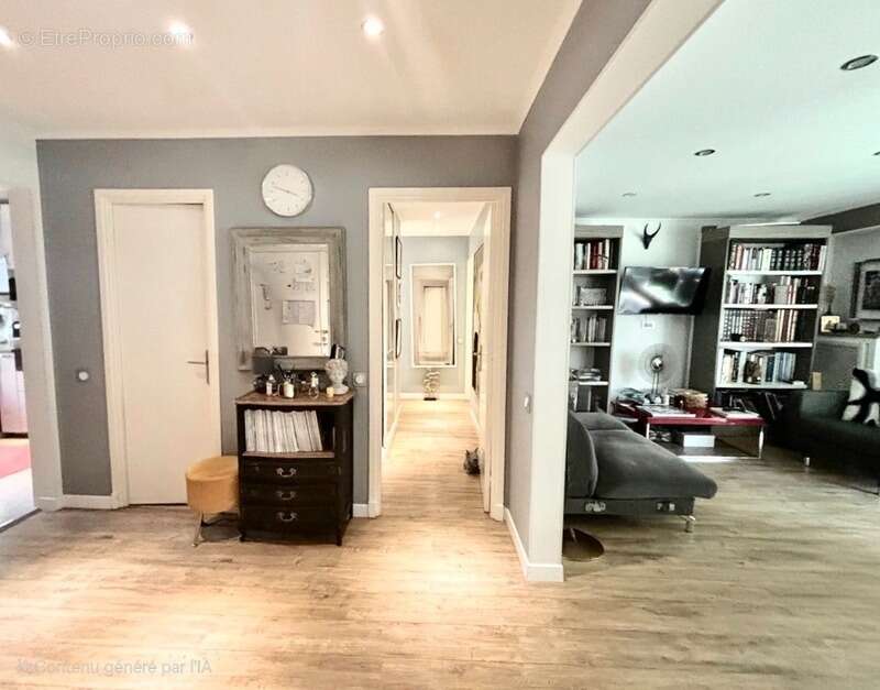 Appartement à PARIS-16E