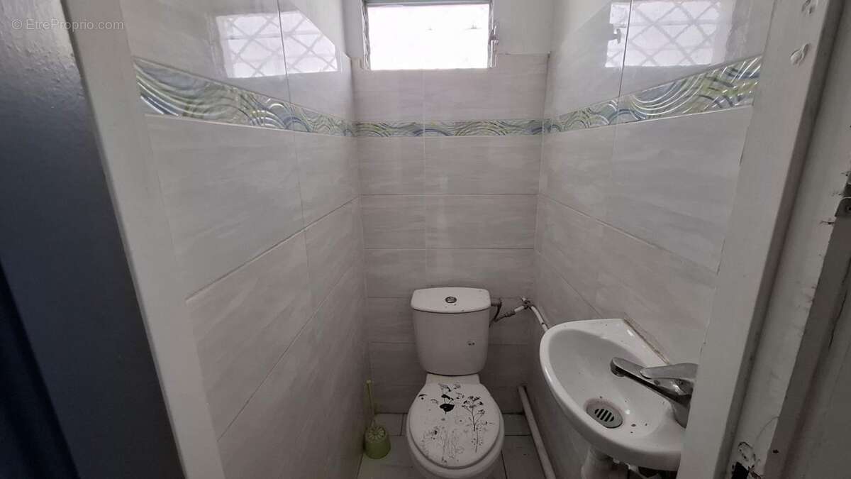 A VENDRE : maison (100 m²) à GOURBEYRE (97113) - photo 7