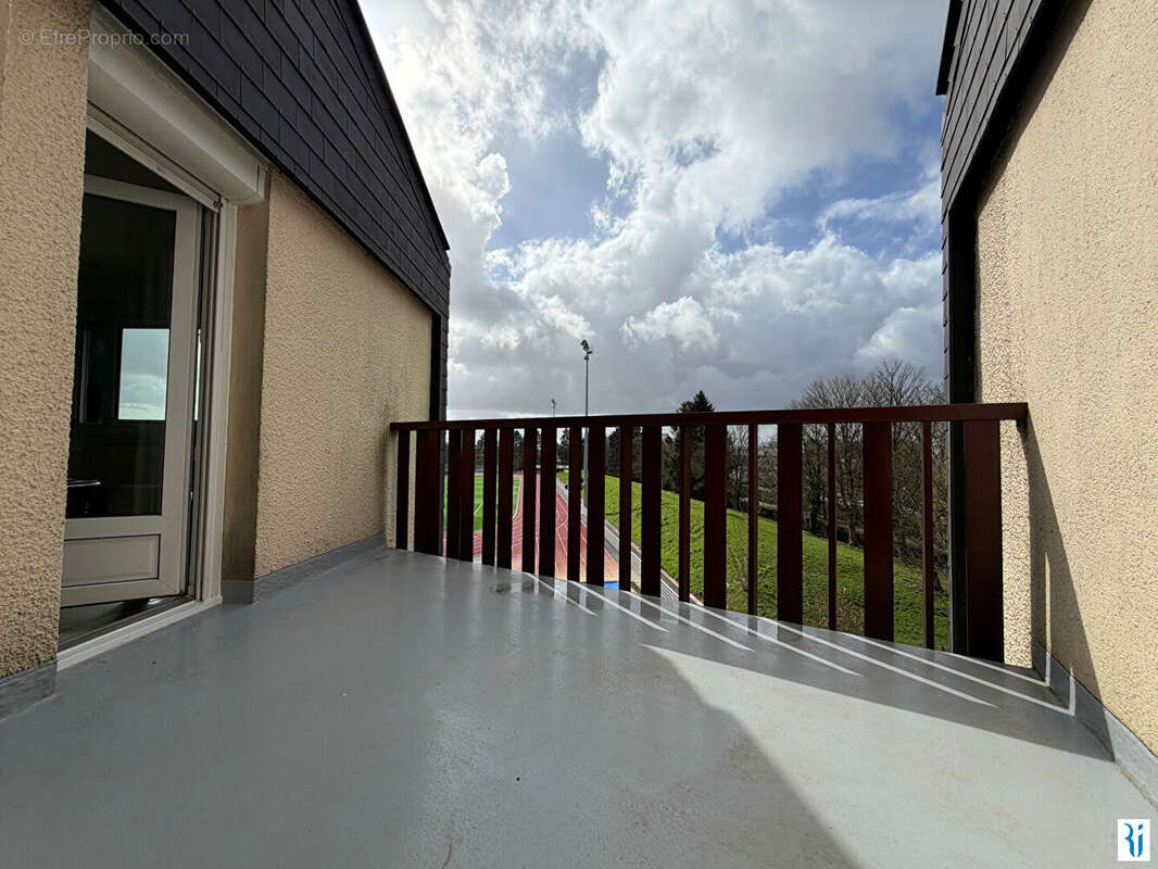 Appartement à MONT-SAINT-AIGNAN