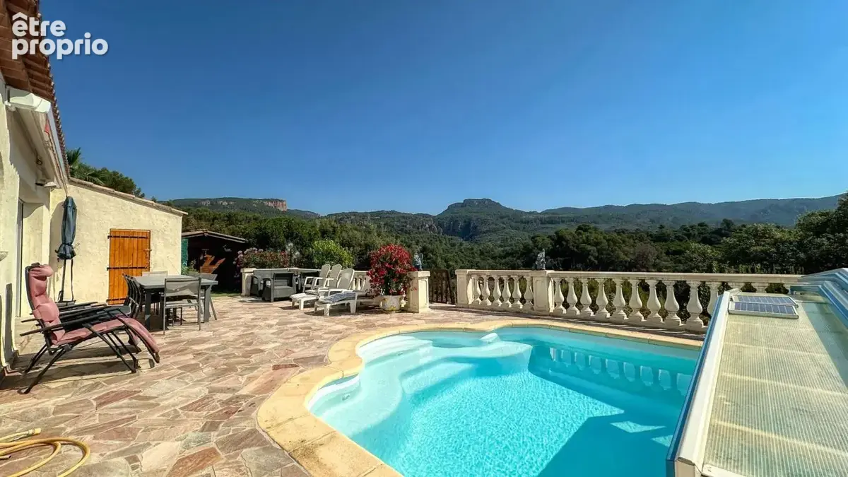 Maison à ROQUEBRUNE-SUR-ARGENS