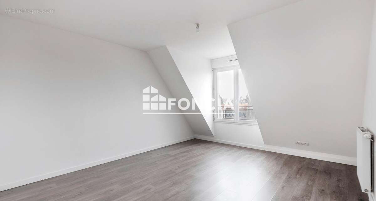 Appartement à SAINTE-GENEVIEVE-DES-BOIS