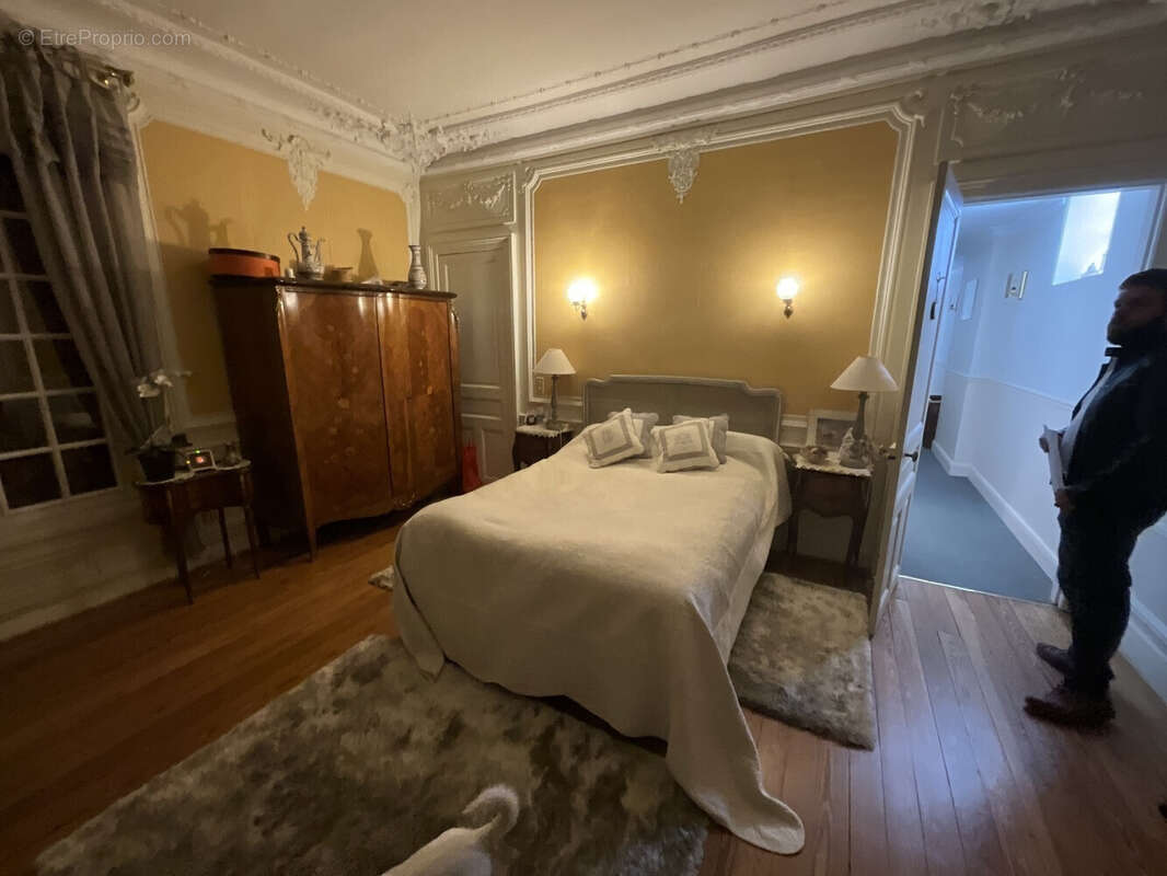 Ensemble de 9 lots sur un terrain de 2 709 m² 2 - Appartement à EPINEUSE