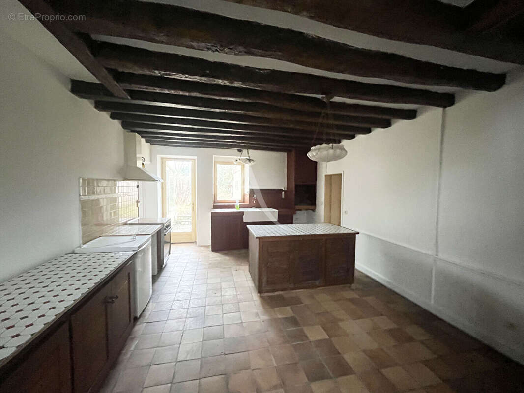 Village proche de Dourdan - Longère aux beaux volumes ! - photo 8