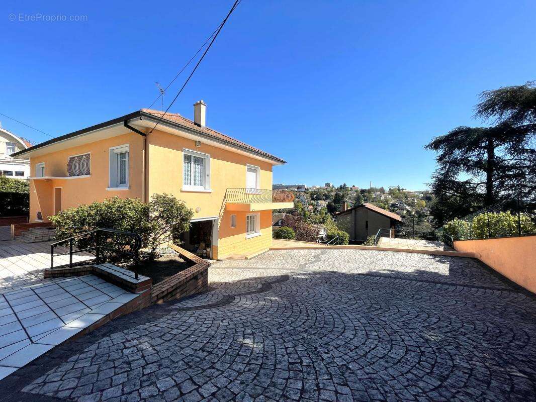 Maison à CALUIRE-ET-CUIRE