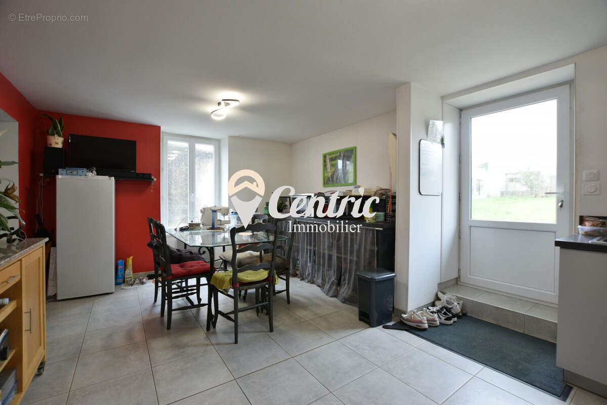 Maison à LA CHAPELLE-SAINT-LAURENT