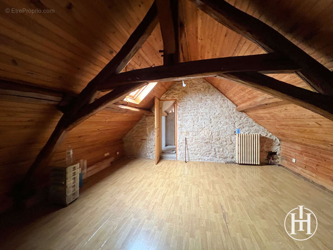 Maison à LURCY-LEVIS