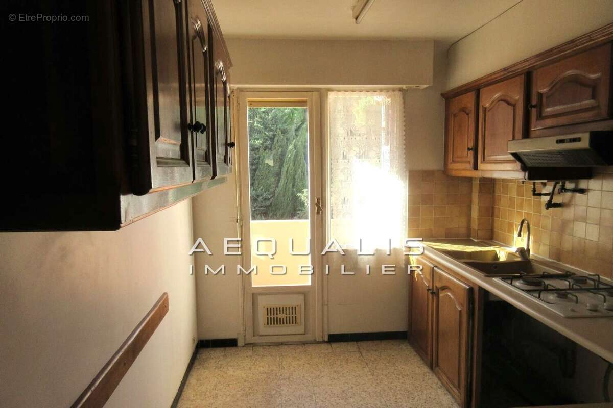 Appartement à SAINT-LAURENT-DU-VAR