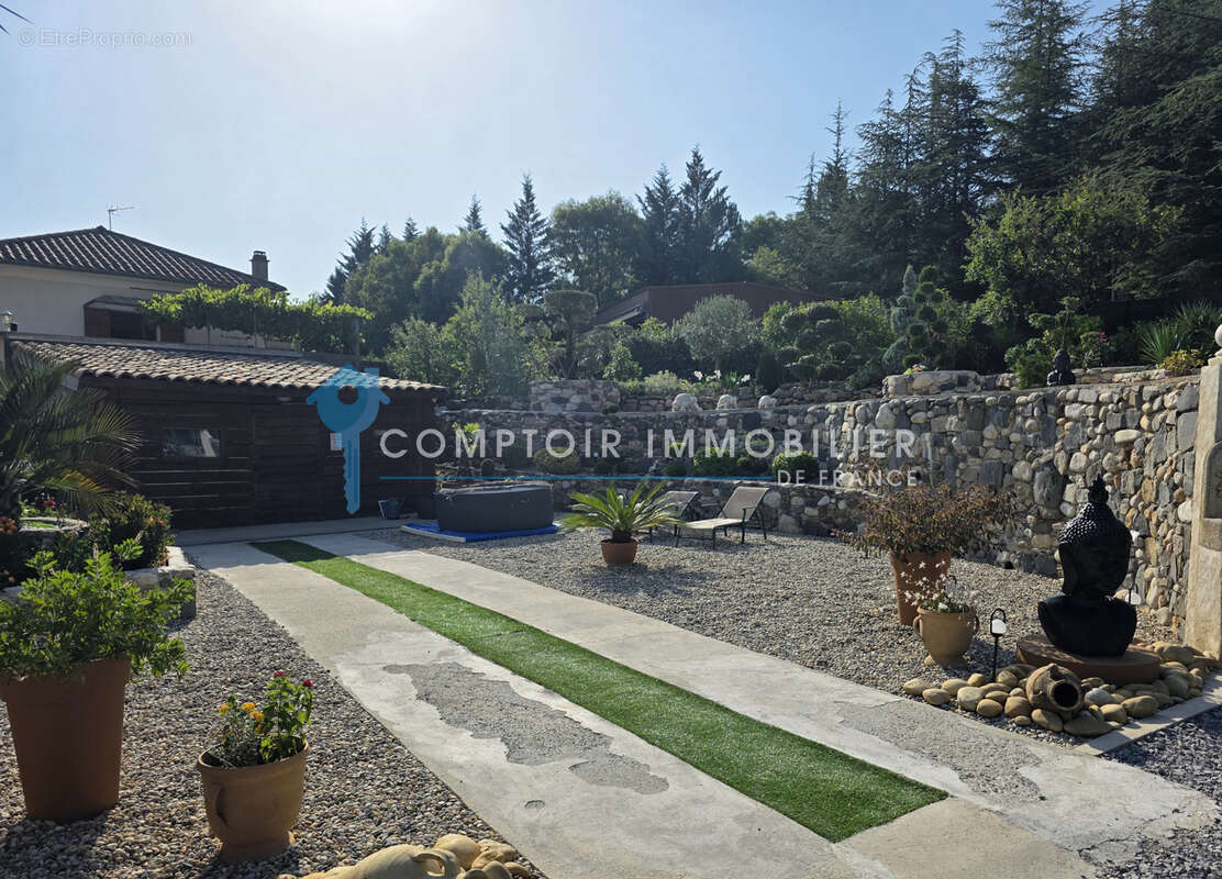 07 - jaujac - propriete en pierres  - 2 logments - sur 1774 m2  de terrain - photo 3