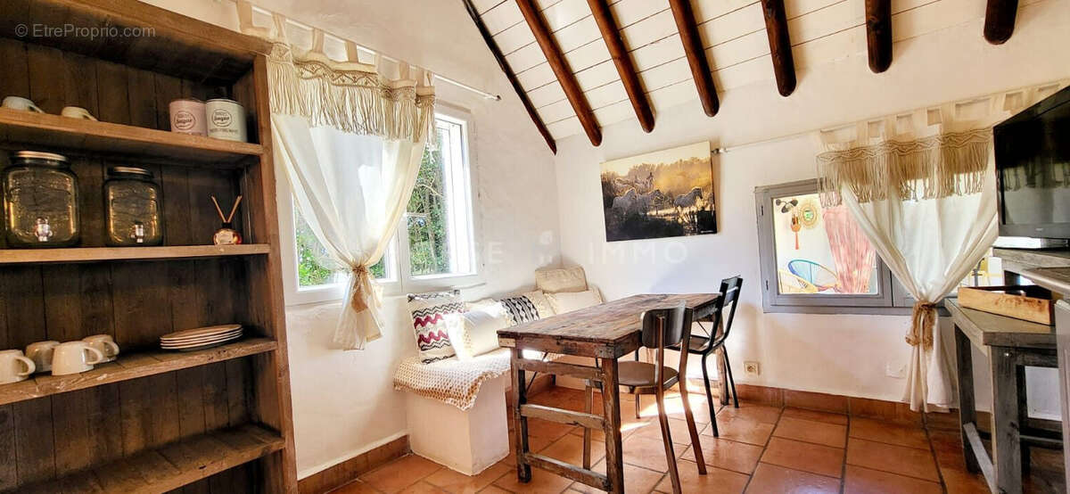 Maison 580 m² à Vauvert  - photo 6