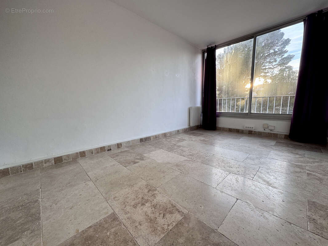 Appartement à MARSEILLE-9E