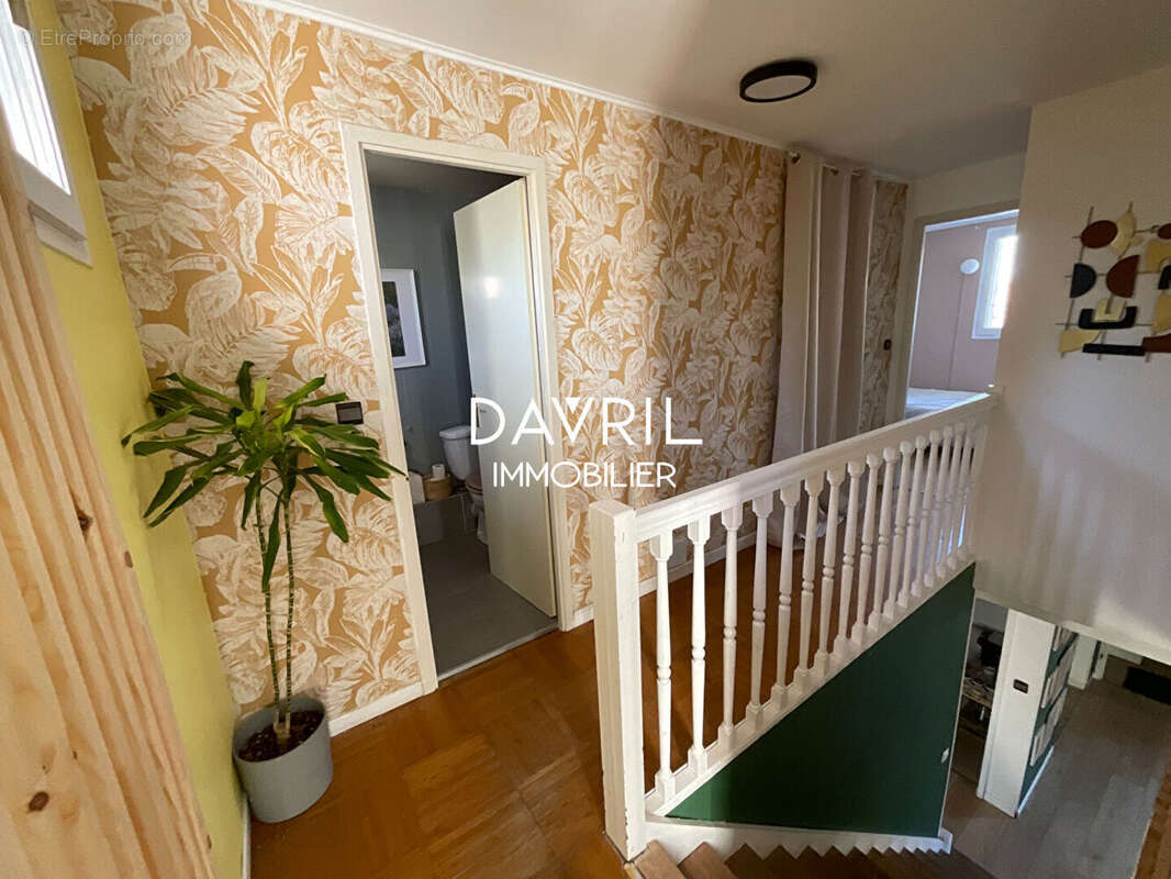 Maison à CHANTELOUP-LES-VIGNES