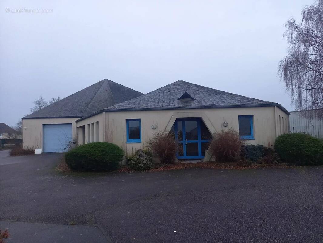 Commerce à LOUVERNE