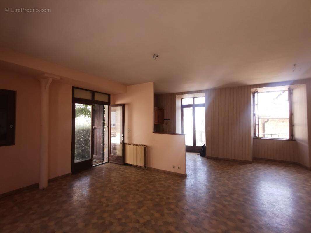 Maison à SEVERAC-LE-CHATEAU