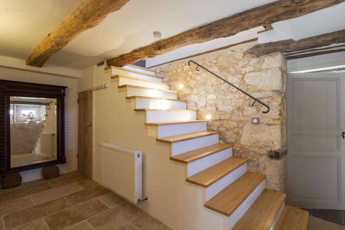 Maison à CAHUZAC-SUR-VERE