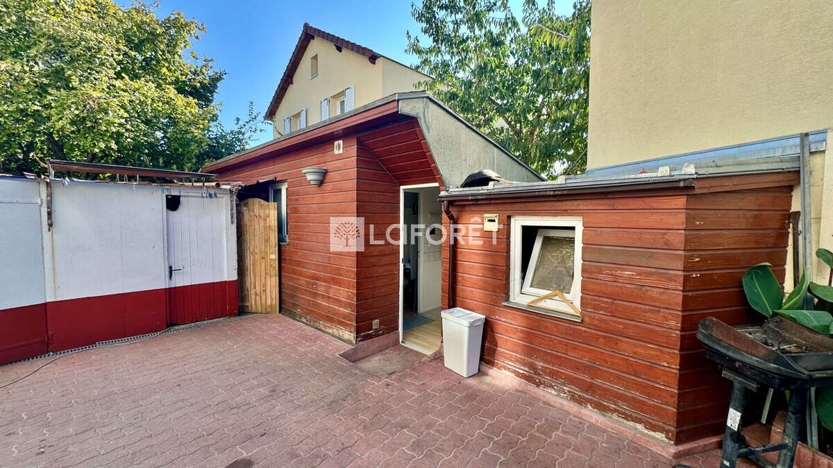 Appartement à LES PAVILLONS-SOUS-BOIS