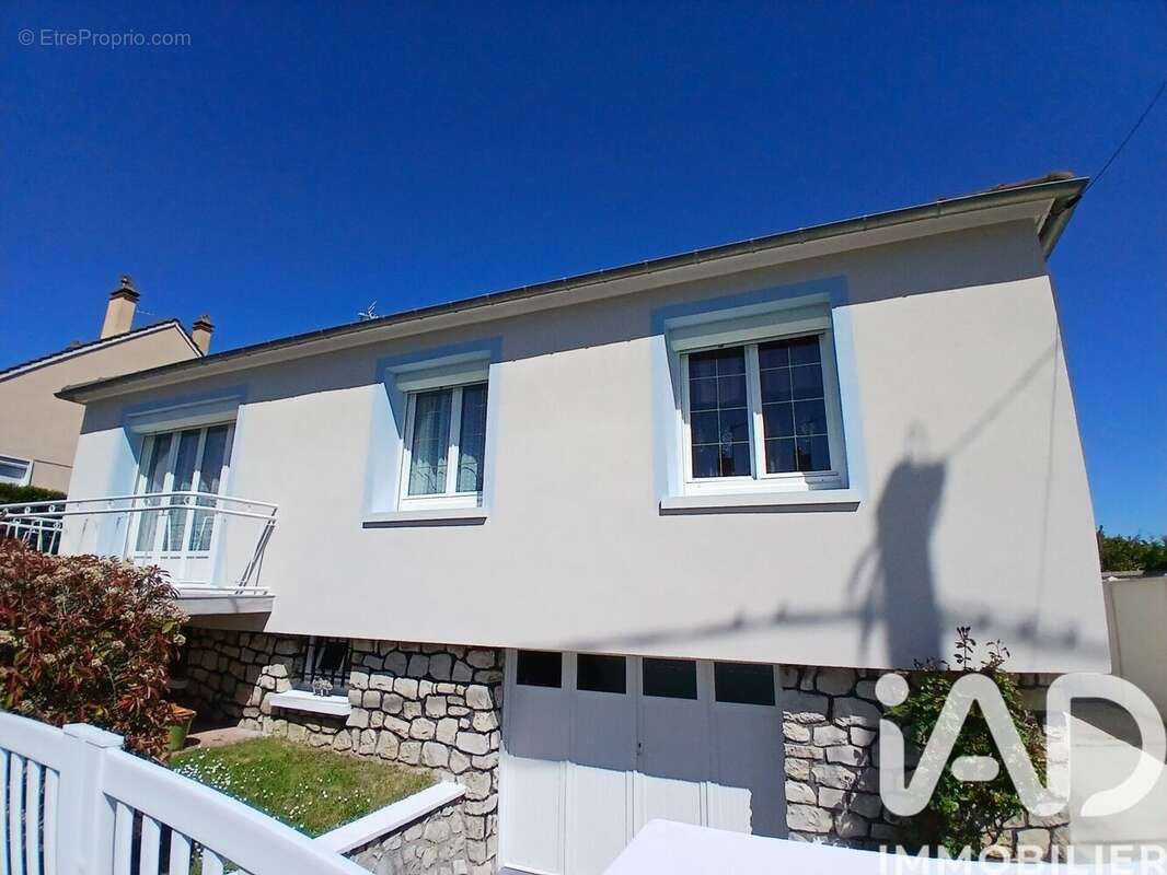 Photo 2 - Maison à MAINVILLIERS