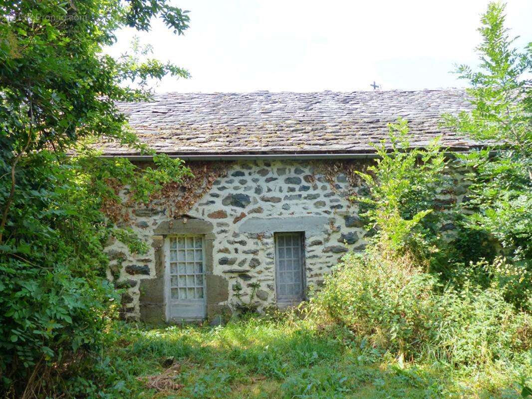 Maison à SAINT-JULIEN-CHAPTEUIL