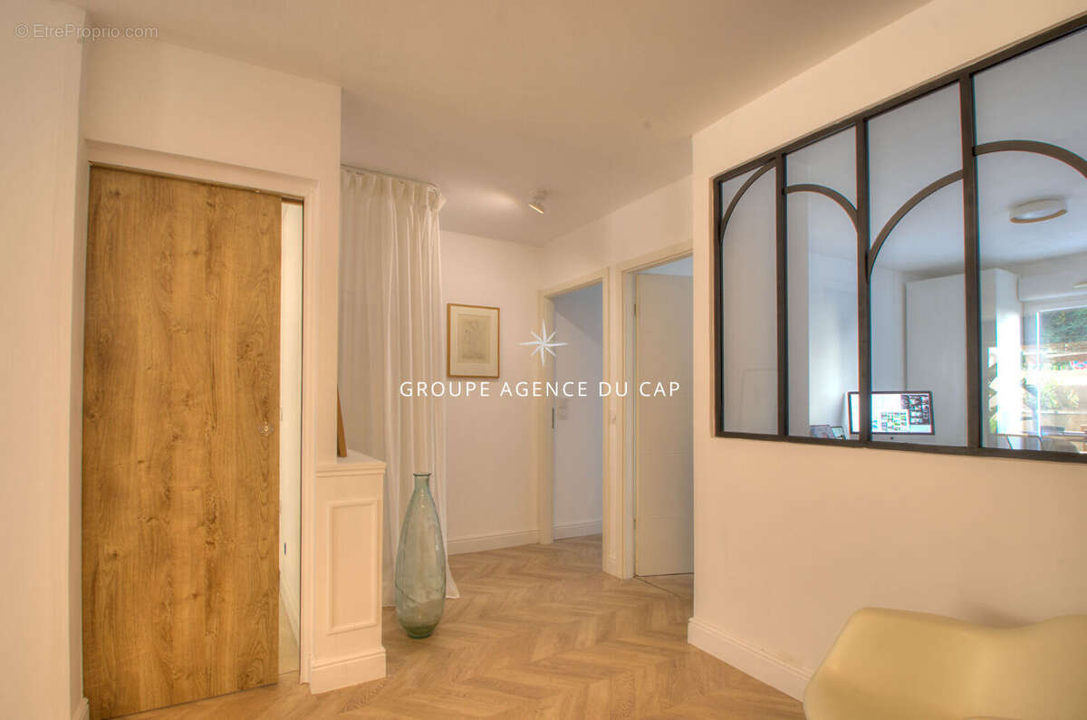 Saint raphael proche centre ville appartement 4 pieces avec garage - photo 8