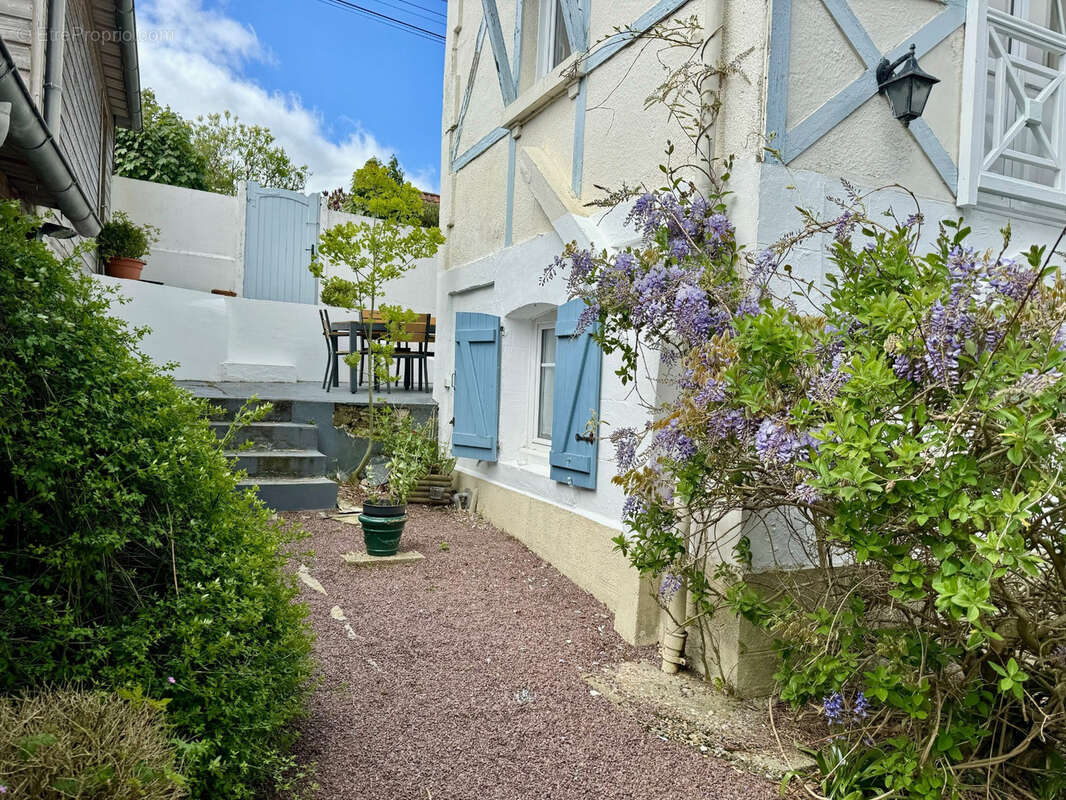 Maison à SAINT-LAURENT-DE-BREVEDENT