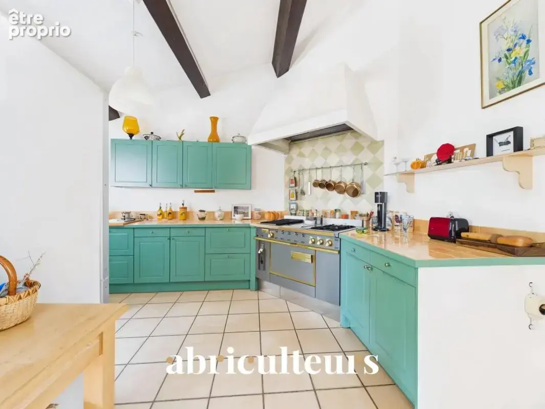 Maison d’architecte de 257 m² avec piscine et jardin arboré de 4 000 m² en vente à Ventabren (13122) - photo 9