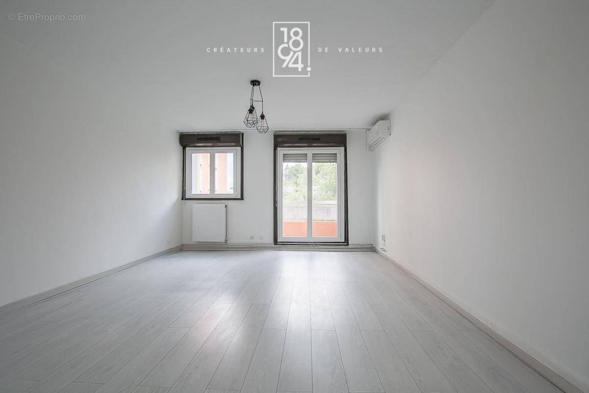 Appartement à MARSEILLE-11E