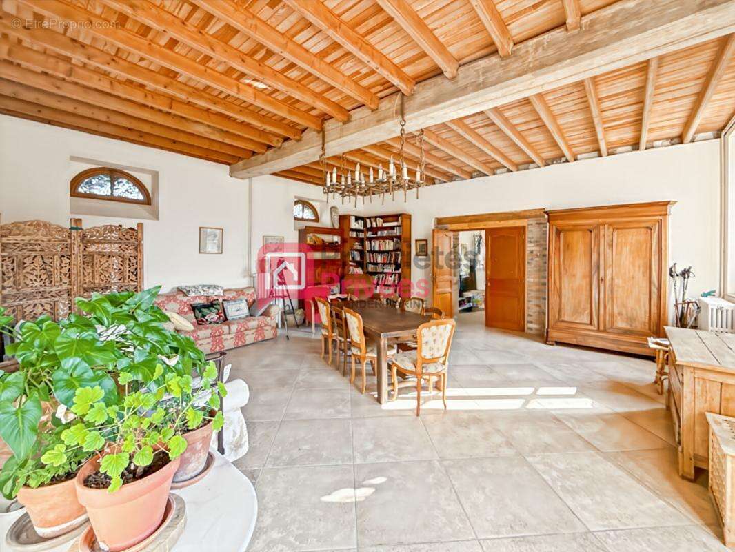 Maison à SERGINES